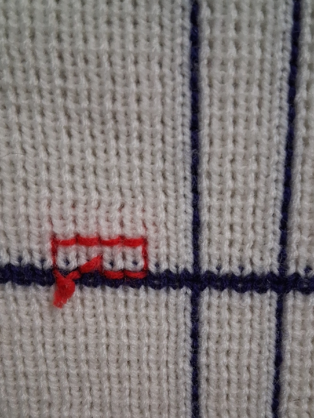 Windowpane SWEATER - Picture 10 of 10